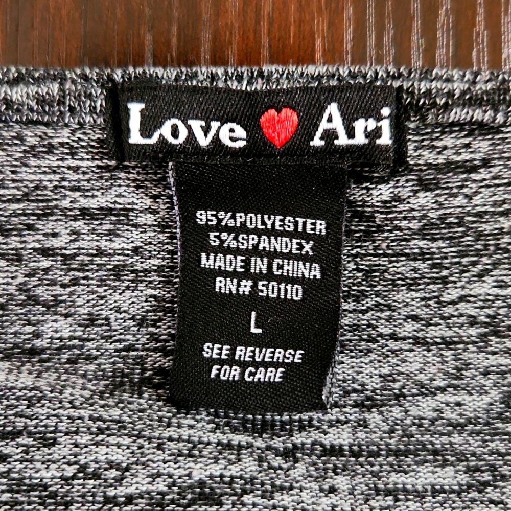 LOVE ARI DRESS - Picture 2 of 4